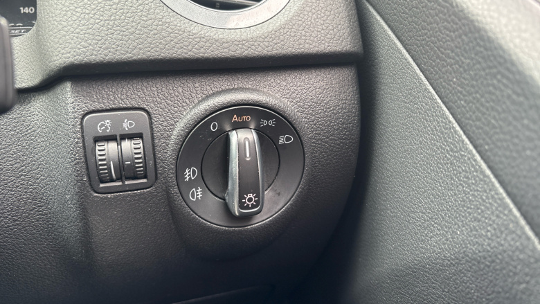 Volkswagen Tiguan 2.0 TDi BlueMotion Tech Match 5dr [2WD] Diesel Estate